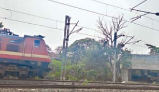 पुणे-मिरज रेलमार्ग पर घाेरपड़ी का फ्लाईओवर मई में शुरू हाेगा